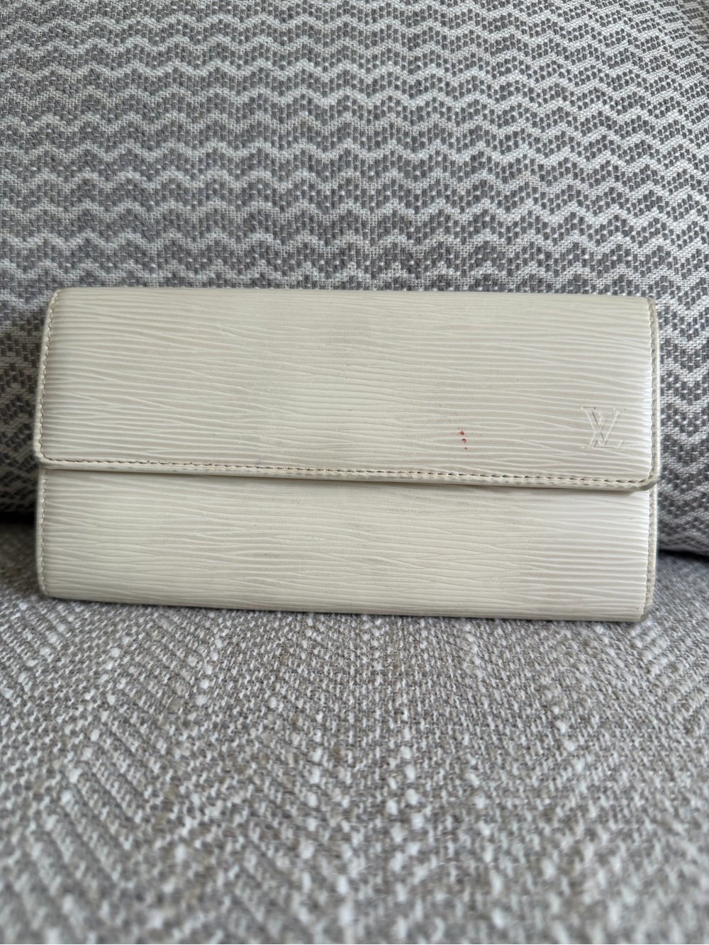 Louis Vuitton White Epi Leather Sarah Wallet Long Bifold Wallet Made in France